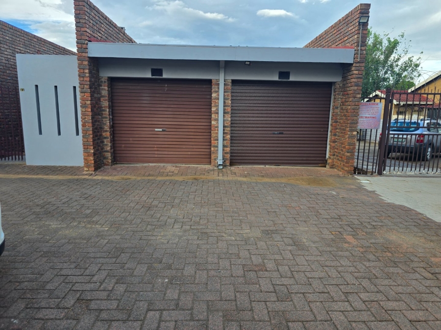2 Bedroom Property for Sale in Pellissier Free State